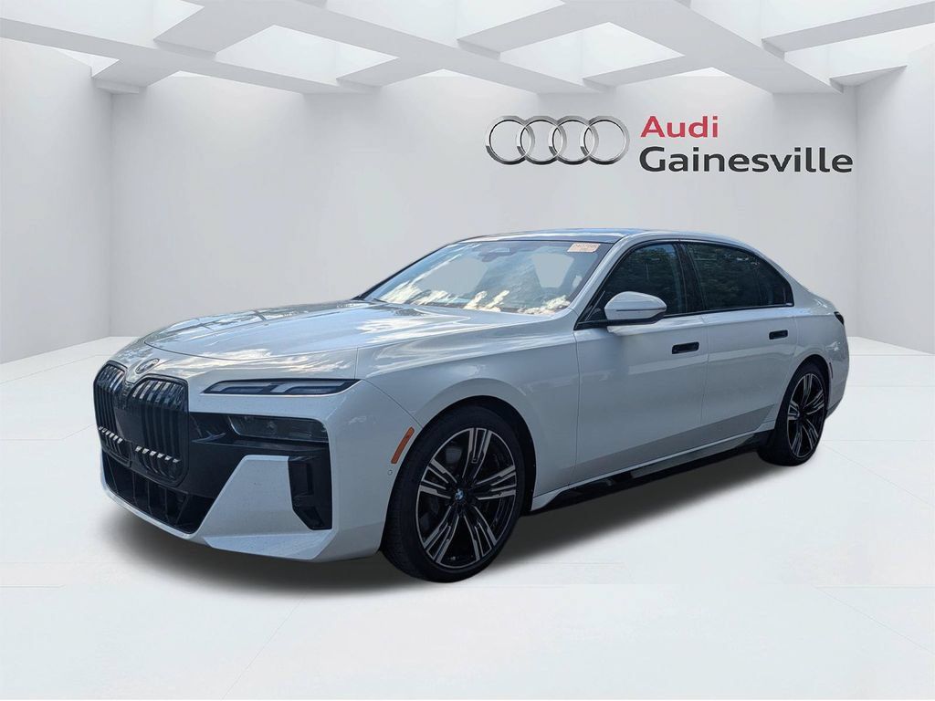 Used 2023 BMW i7 xDrive60 w/ Parking Assistance Package AWD/4WD image 14
