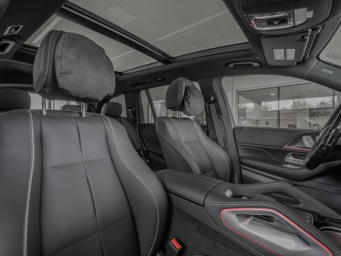 New 2025 Mercedes-Benz GLS 580 4MATIC image 32