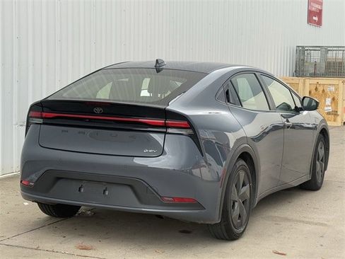 Used 2024 Toyota Prius Limited image 4