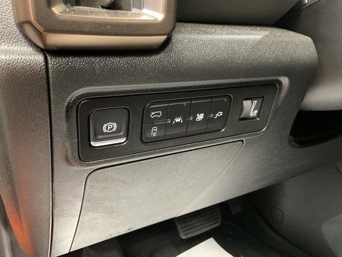 Used 2024 GMC Hummer EV 2X AWD/4WD image 17