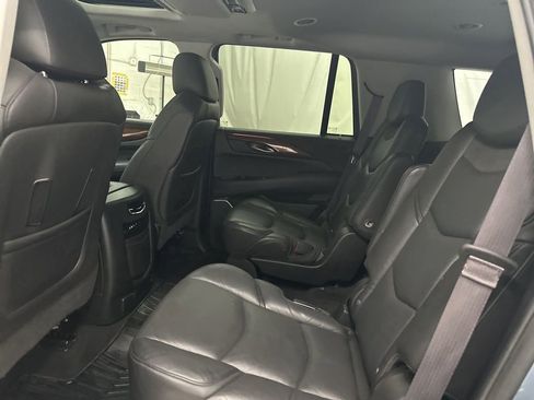 Used 2016 Cadillac Escalade Luxury image 23