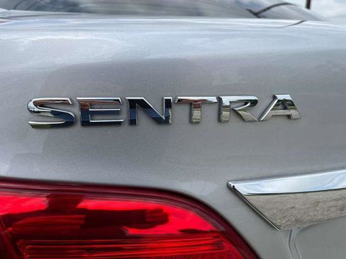 Used 2018 Nissan Sentra SV FWD image 11