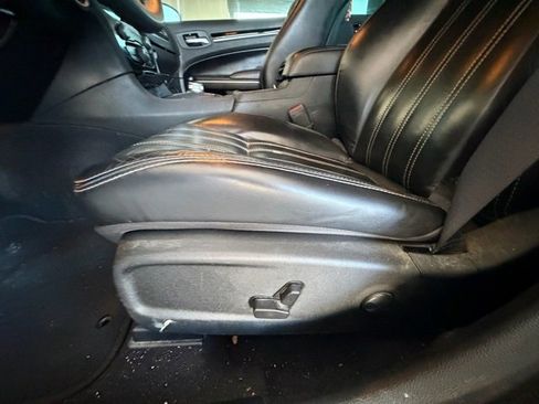 Used 2022 Chrysler 300 S image 9