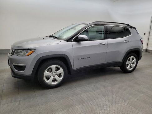 Used 2018 Jeep Compass Latitude w/ Popular Equipment Group FWD image 2