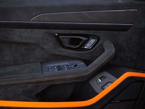 Used 2024 Lamborghini Urus Performante image 24