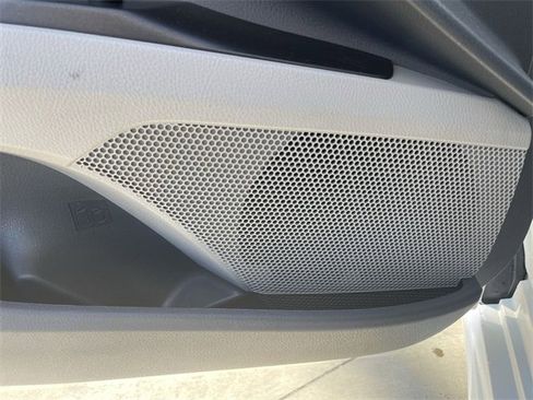 Used 2022 Toyota Camry SE image 22