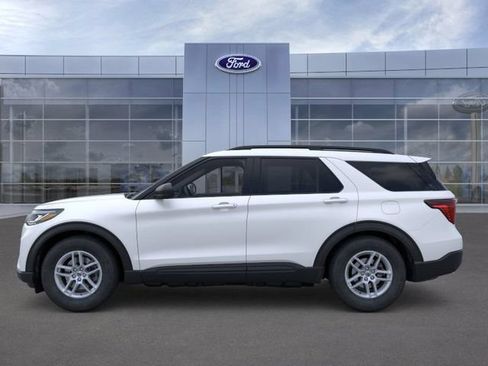New 2026 Ford Explorer Active RWD image 3