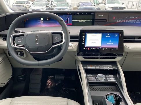 New 2026 Lincoln Nautilus Reserve AWD/4WD image 6