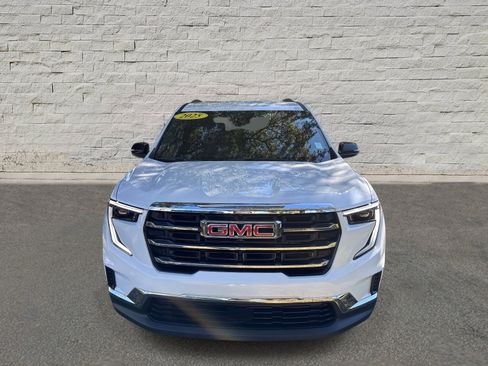 Used 2025 GMC Acadia Elevation image 2