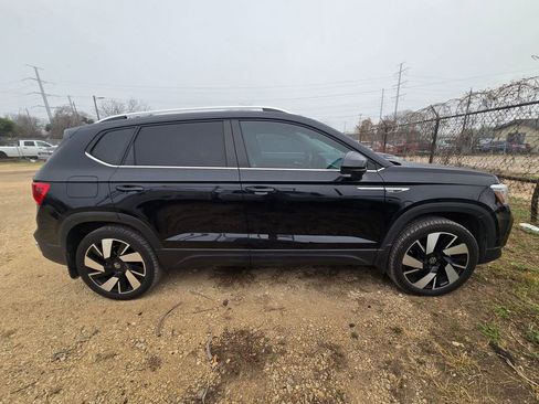 Used 2024 Volkswagen Taos SEL image 8