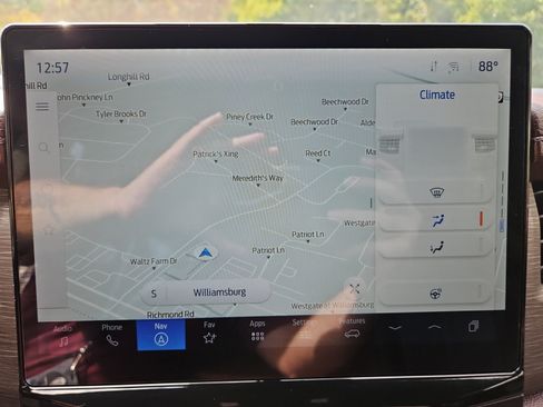 Used 2024 Ford Expedition Limited image 29