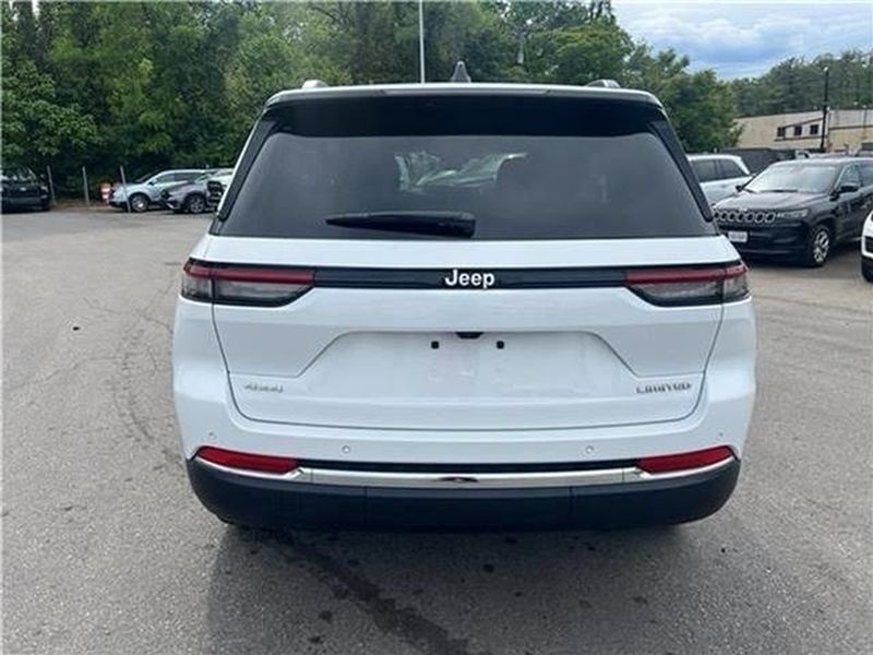 Used 2025 Jeep Grand Cherokee Limited AWD/4WD image 45