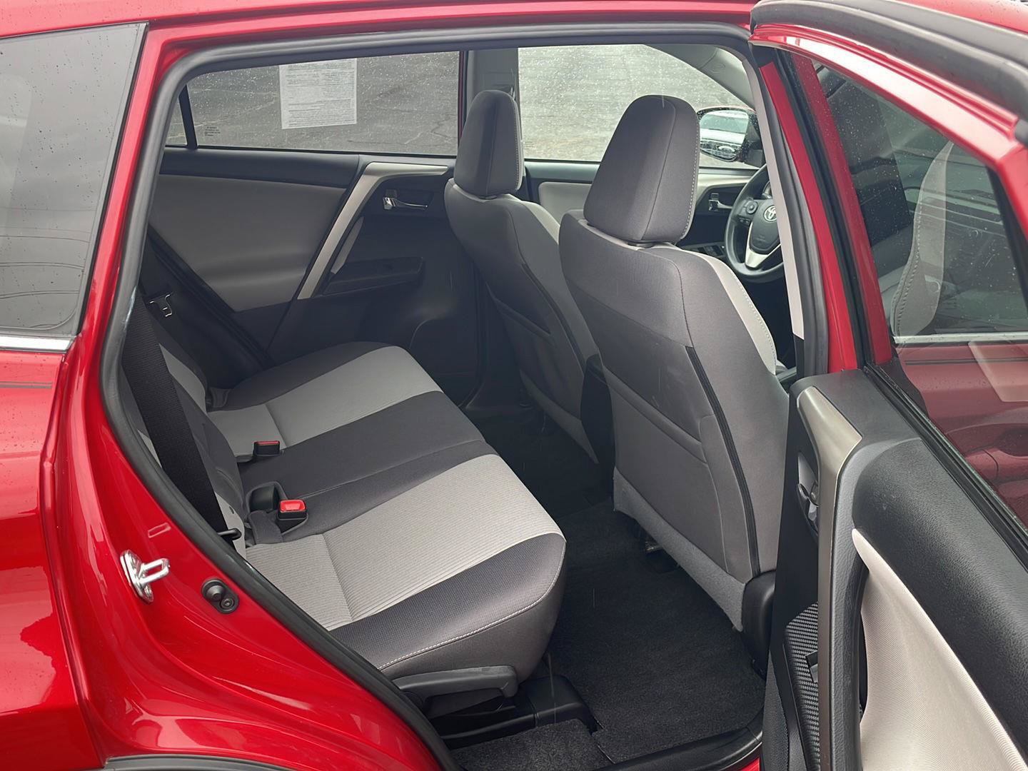 Used 2014 Toyota RAV4 XLE FWD image 26
