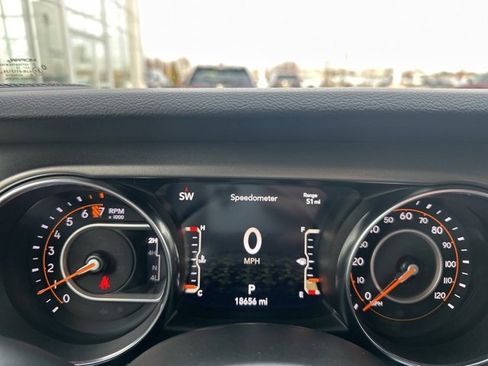 Used 2023 Jeep Gladiator Sport S image 25