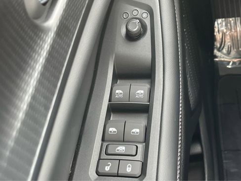 New 2025 Jeep Grand Cherokee Altitude image 18