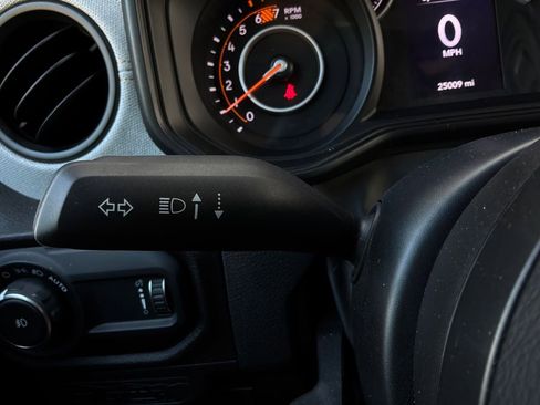 Used 2025 Jeep Wrangler Unlimited Sport AWD/4WD image 32