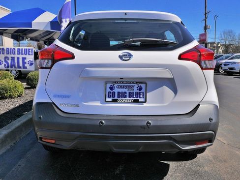 Used 2020 Nissan Kicks S image 6