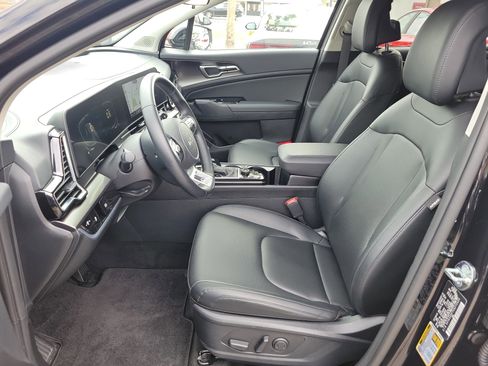 Certified 2025 Kia Sportage EX image 22