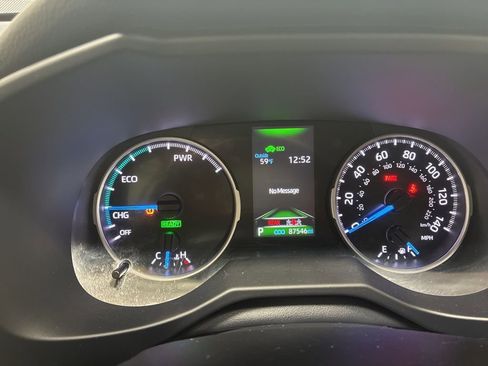 Used 2022 Toyota RAV4 XLE image 8