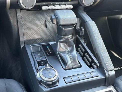 Certified 2025 Toyota Tacoma SR5 AWD/4WD image 21