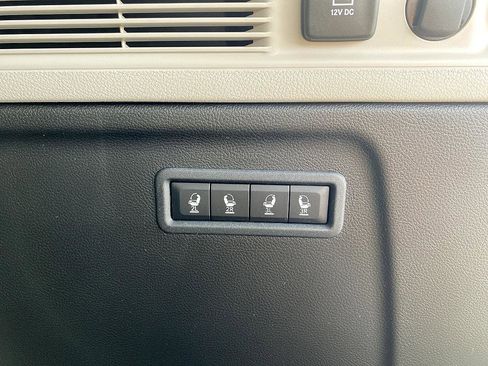 Used 2024 Jeep Wagoneer L Series III w/ Premium Group I image 26