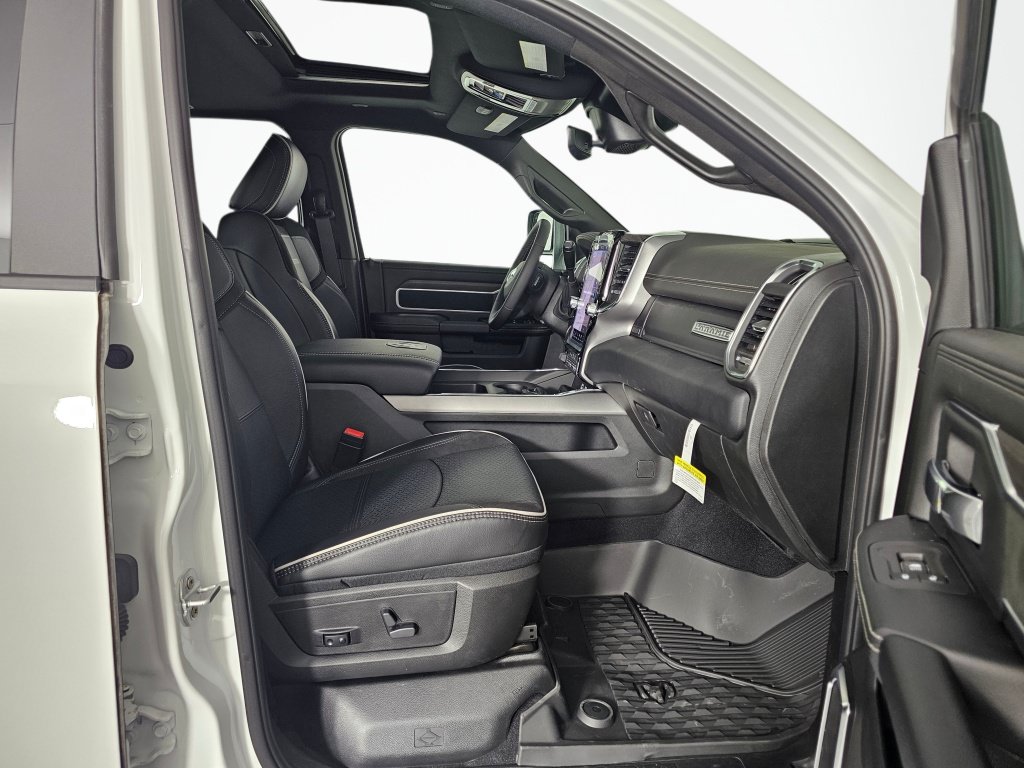 New 2026 RAM 3500 Laramie w/ Night Edition AWD/4WD image 40