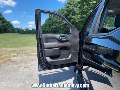 Used 2021 Chevrolet Silverado 1500 LT Trail Boss w/ LPO, Dark Essentials Package AWD/4WD image 15