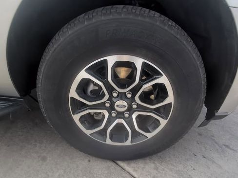 Used 2024 Ford Expedition XLT image 36