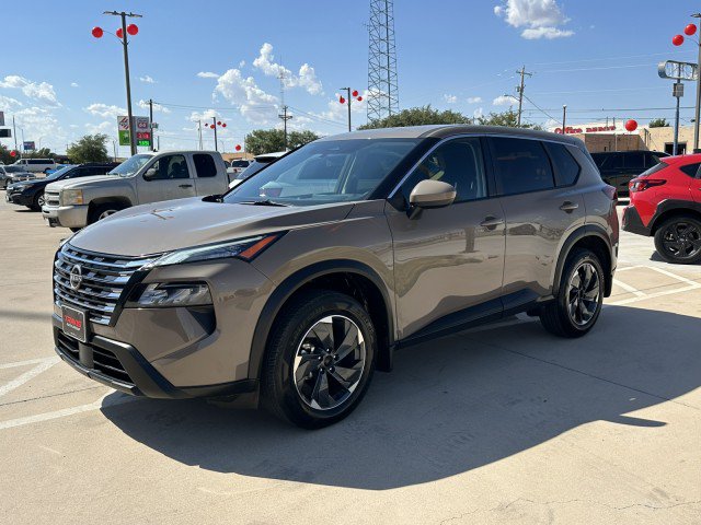 Used 2025 Nissan Rogue SV FWD image 9
