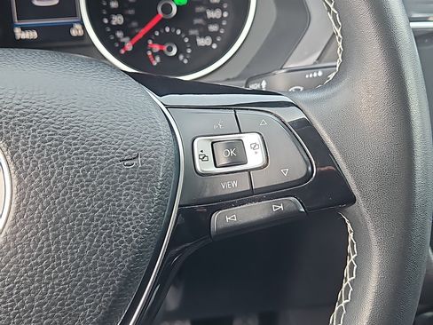 Certified 2021 Volkswagen Tiguan SE w/ Panoramic Sunroof Package image 19