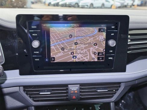 Certified 2025 Volkswagen Jetta SEL image 21