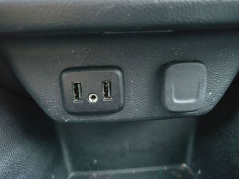 Used 2020 Chevrolet Traverse LT image 6