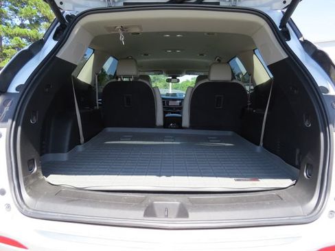 Used 2020 Buick Enclave Essence w/ Sound and Sites Package FWD image 11