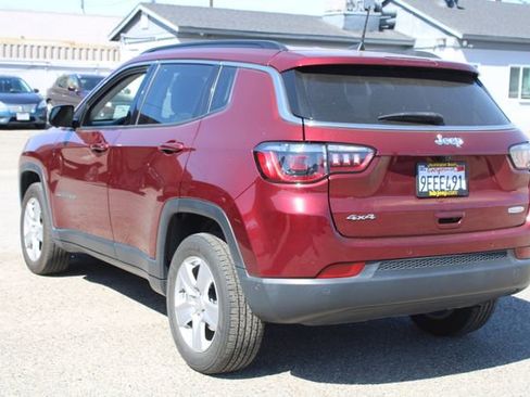 Used 2022 Jeep Compass Latitude w/ Convenience Group image 3