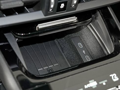 New 2026 Porsche Cayenne image 32