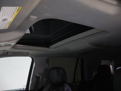 Used 2016 Cadillac Escalade Luxury image 11