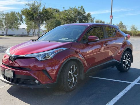 Used 2018 Toyota C-HR XLE image 4
