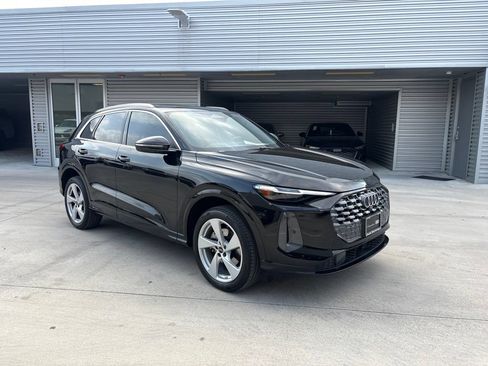 Certified 2025 Audi Q5 Premium Plus w/ Premium Plus AWD/4WD image 3