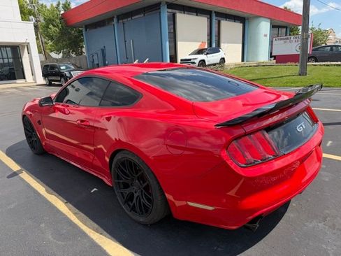 Used 2015 Ford Mustang GT RWD image 3