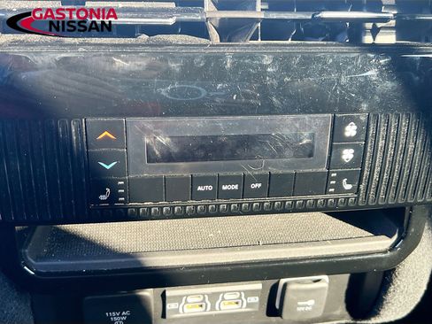 Used 2024 Jeep Wagoneer Series II w/ Flexible Seating Group image 35