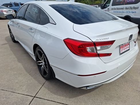 Used 2022 Honda Accord Touring image 4