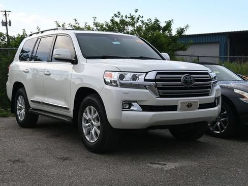 Used 2018 Toyota Land Cruiser AWD/4WD image 2