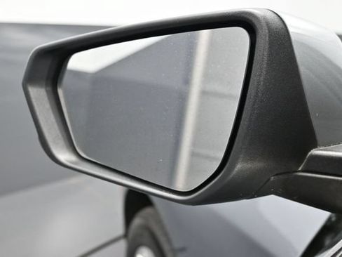 Used 2023 Chevrolet Equinox LT FWD image 5