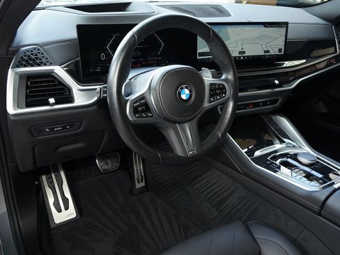 Used 2024 BMW X6 xDrive40i w/ Premium Package image 2