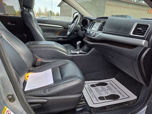 Used 2015 Toyota Highlander XLE AWD/4WD image 38