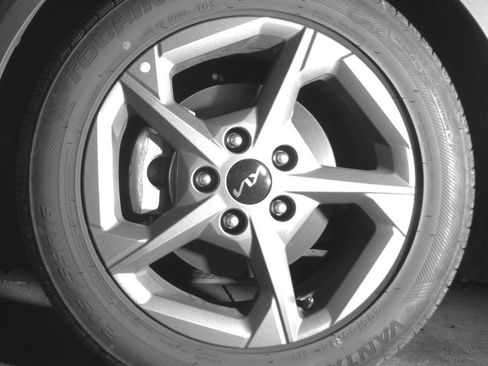 Used 2025 Kia K4 LXS image 12