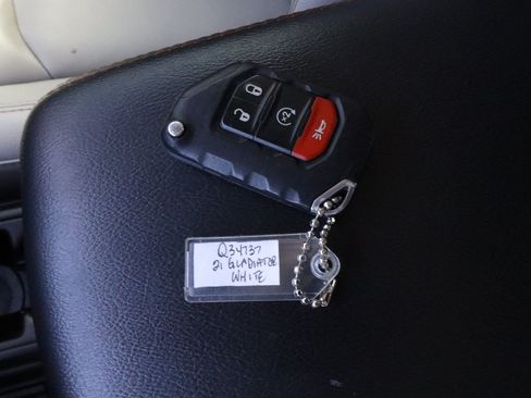 Used 2021 Jeep Gladiator Mojave AWD/4WD image 39