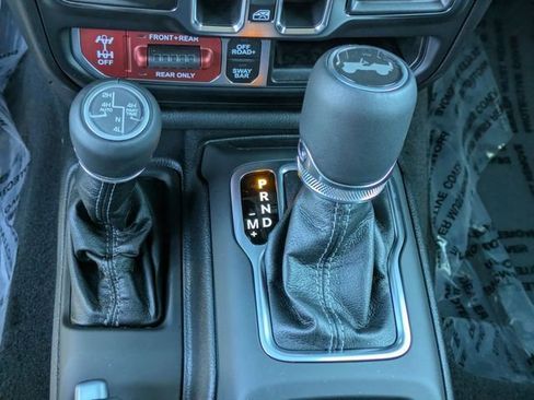 New 2026 Jeep Wrangler Unlimited Rubicon AWD/4WD image 26