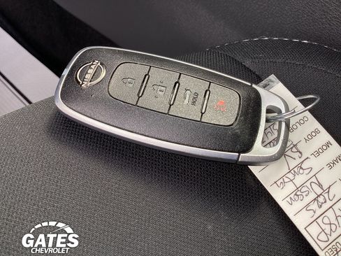 Used 2025 Nissan Sentra SV FWD image 23