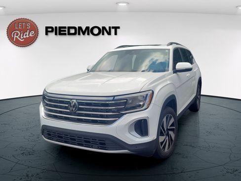 Used 2024 Volkswagen Atlas SE FWD image 1
